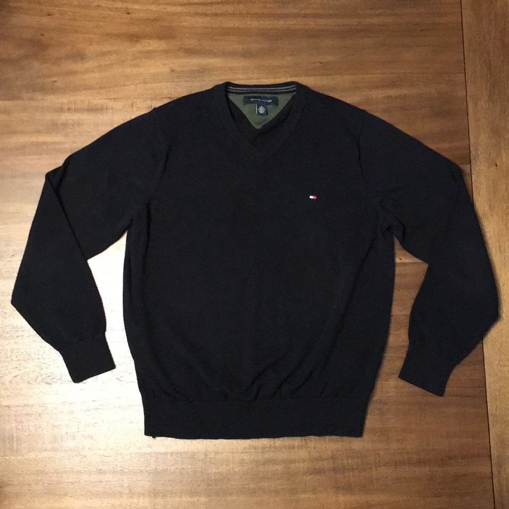 Tommy Hilfiger V-Neck Sweater. Men’s Size M